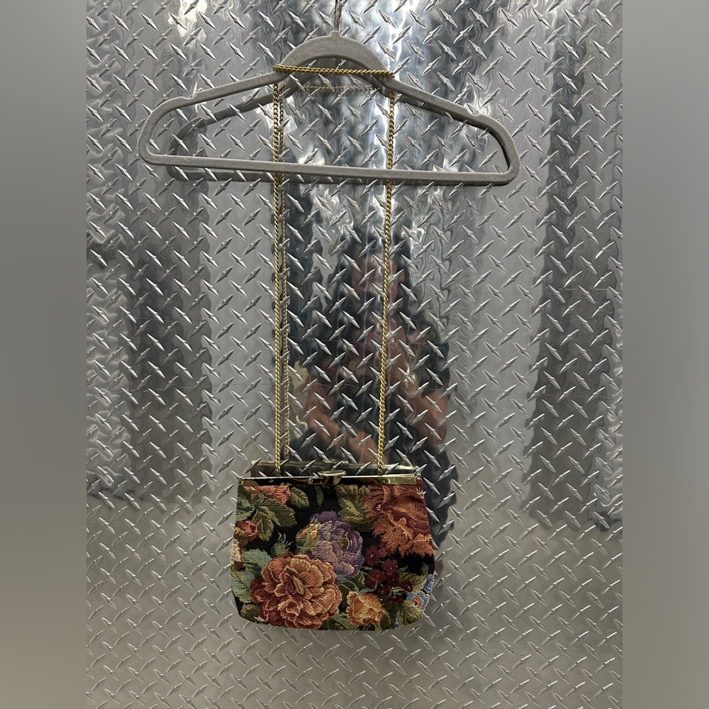 Tapestry Purse - Picture 2 of 8